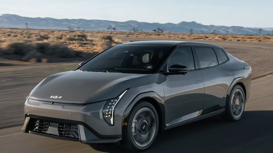 Kia EV4 Fastback - 2025