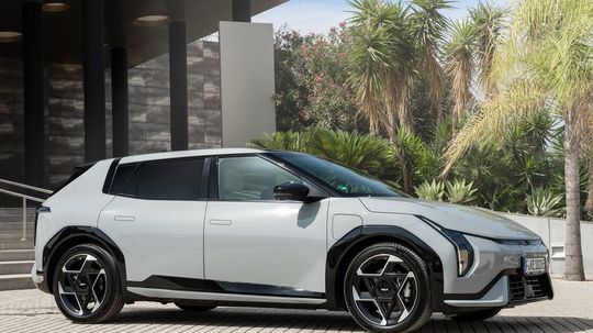 Kia EV4 Hatchback - 2025