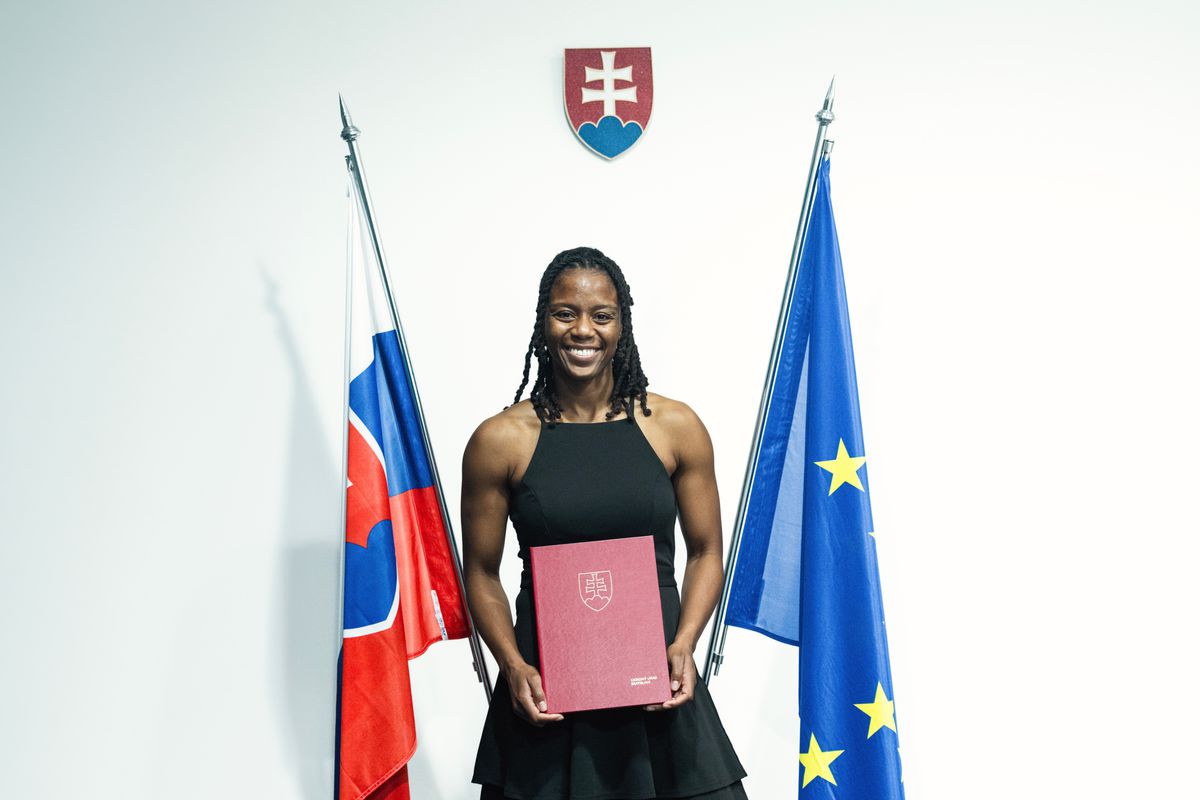 Kyra Lambertová získala slovenské občianstvo.