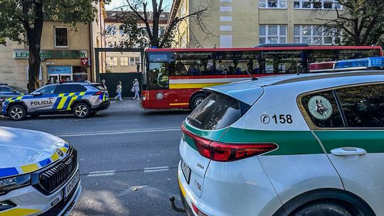 Mladíka v Košiciach okradli a pobodali po odmietnutí sexuálnych služieb. Podozrivých zadržali, neskôr ich prepustili