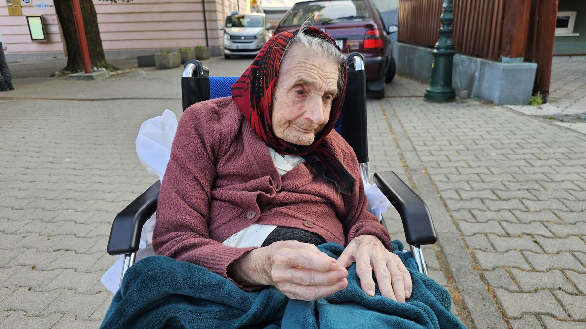 Zuzana Mázorová po ocenení v rodnom Klenovci