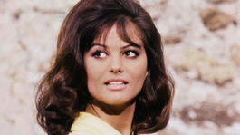 Herečka Claudia Cardinale na zábere z roku 1965. 