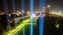 Inštalácia pôdorysu šanghajského mrakodrapu pod...