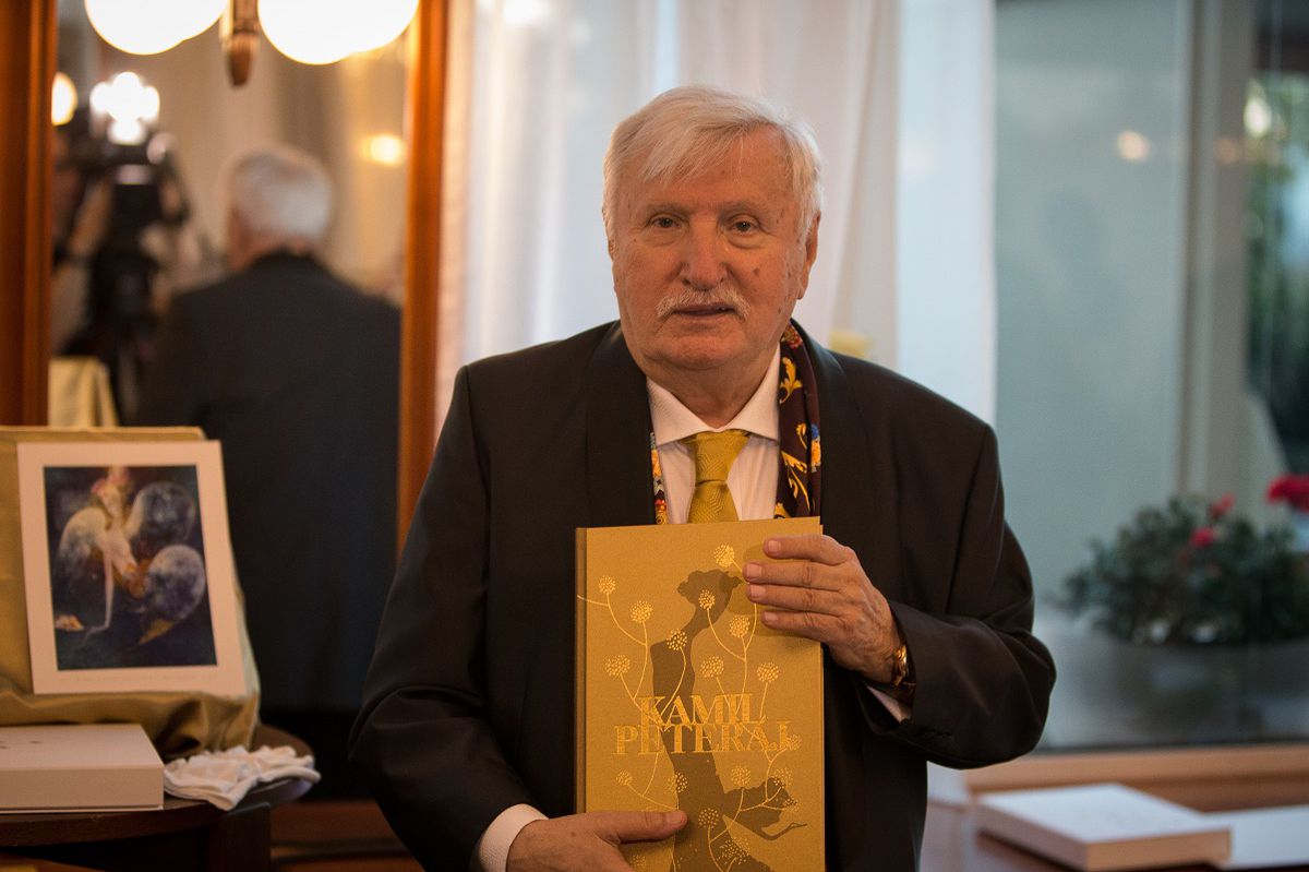 Zlatá kniha Kamila Peteraja