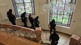 Juraja Cintulu odvadzaju zo sudu