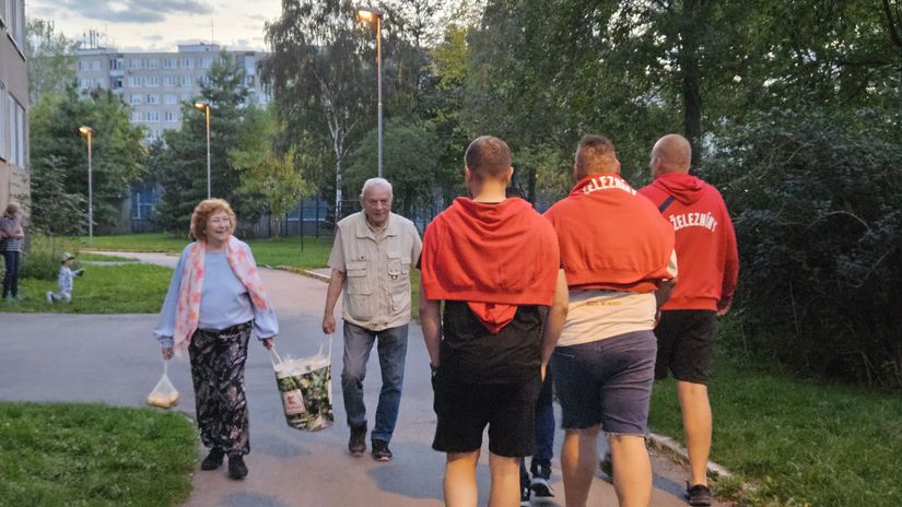 Chlapi boli na prechádzke - večer hliadkovali v...