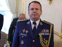 Miroslav Lorinc povýšený na generálporučíka.