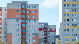 Petržalské paneláky sú síce odolné, rovnako ako...