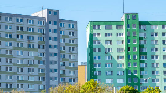 Maskovaný muž sa pokúsil vylúpiť záložňu v bratislavskej Petržalke