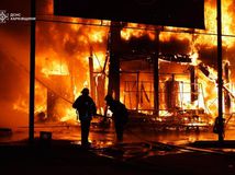 Požiar v Charkove po ruskom útoku 1. októbra 2025