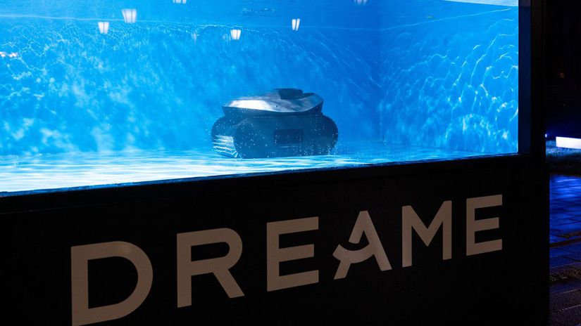 Z1 vám vyčistí bazén prostredníctvom sania s...