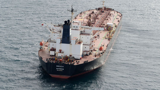 Bludný Holanďan? Rusi žiadajú Američanov, aby prestali naháňať ich tanker