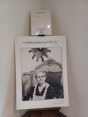 Mama Andyho Warhola Júlia Varcholová.