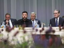 Mette Frederiksenová,  Volodymyr Zelenskyj ,  Keir Starmer, summit Eú