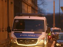 Nemecká polícia v Drážďanoch, policajti Nemecko