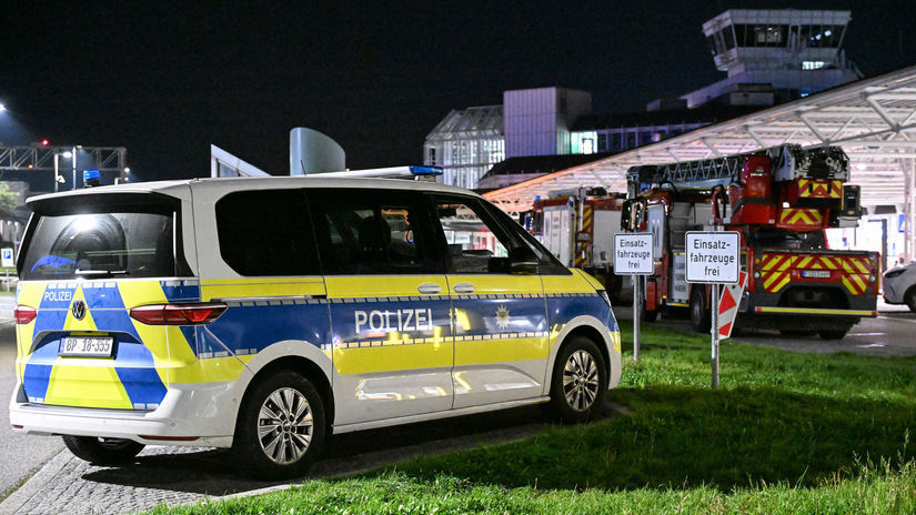 Nemecko Mníchov letisko dron polícia