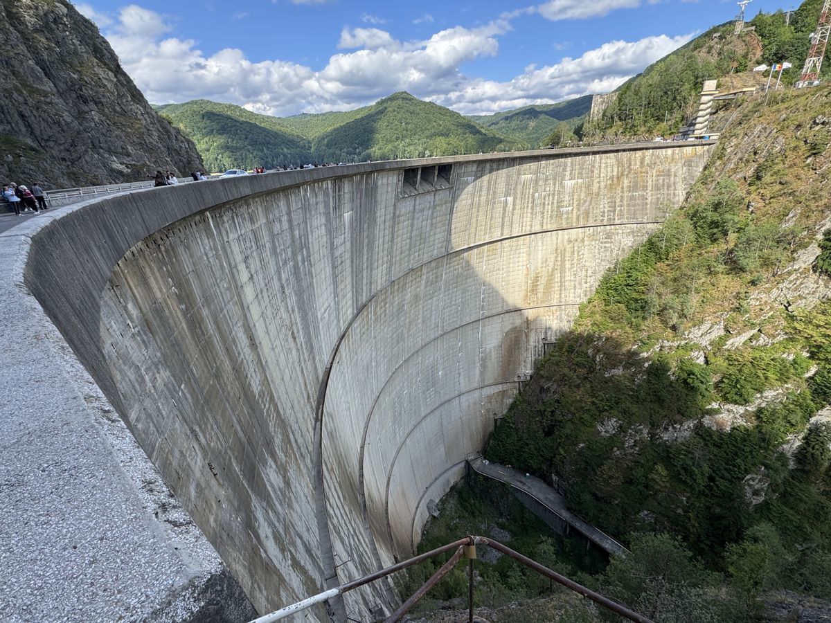 Priehrada Vidraru je ďalším divom, ktorý vám...