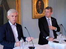 Troels Lund Poulsen , Thomas Ahrenkiel