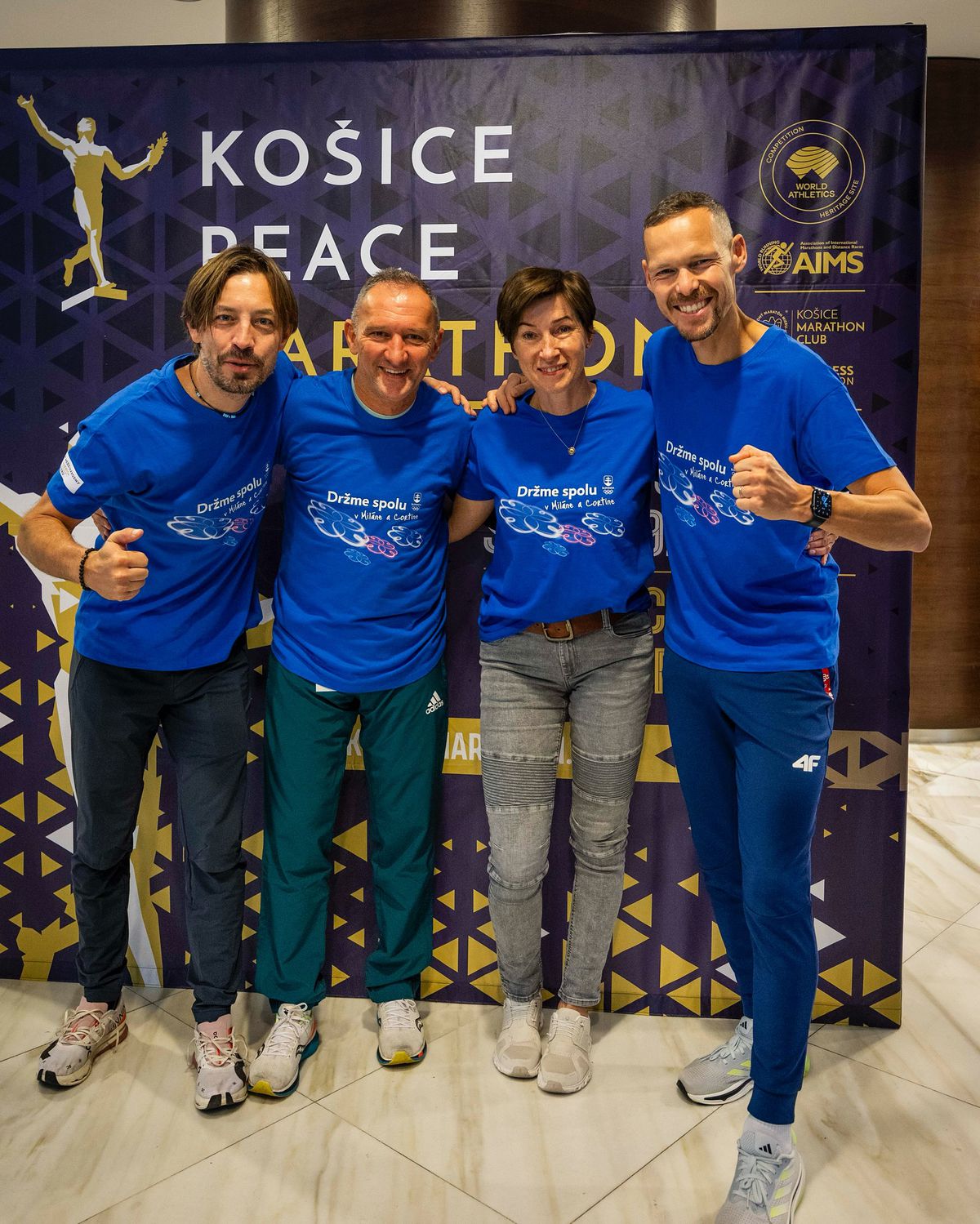 Olympijská štafeta na MMM v zložení (zľava) -...