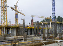 Nemocnicu v Prešove ešte nestihli dokončiť a už riešia veľký problém. Kaliňák priznal chyby, v hre je aj búranie