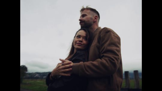 Viktória Vargová  v novom klipe k pesničke...