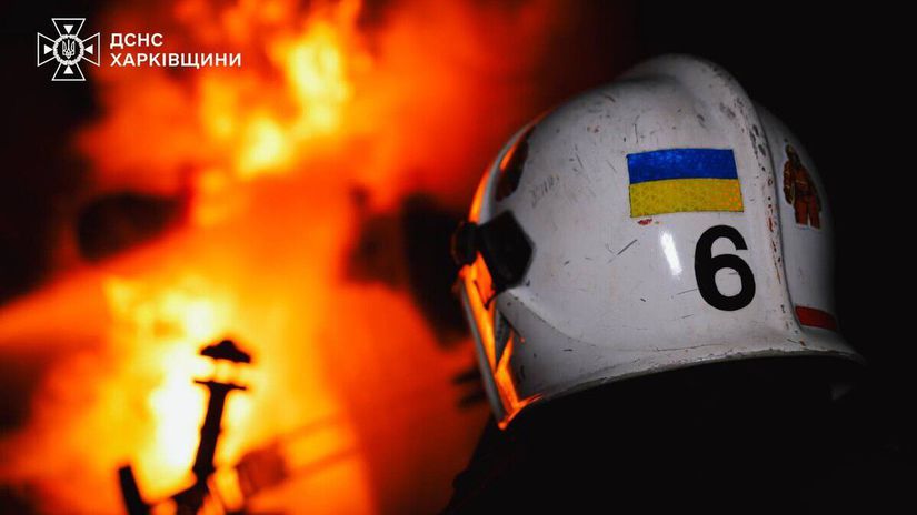 Hasič likviduje následky ruského útoku na...