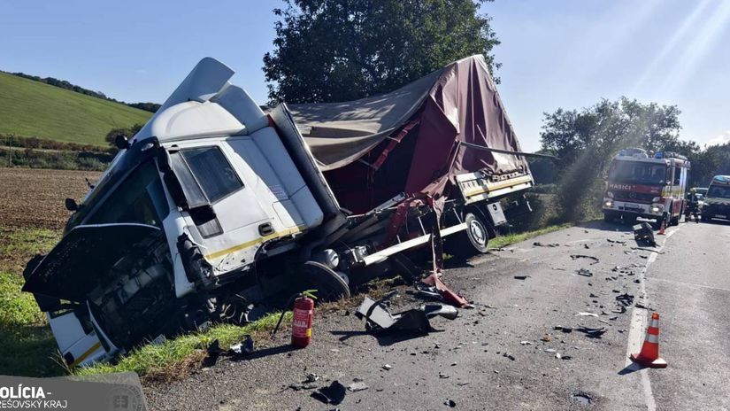 nehoda, kamión, polícia SR, autonehoda, zrážka