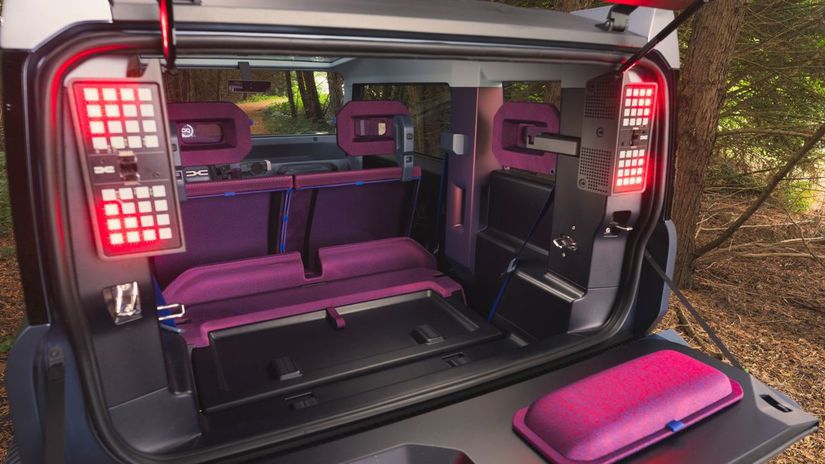 Po sklopení zadných sedadiel odvezie Hipster až...