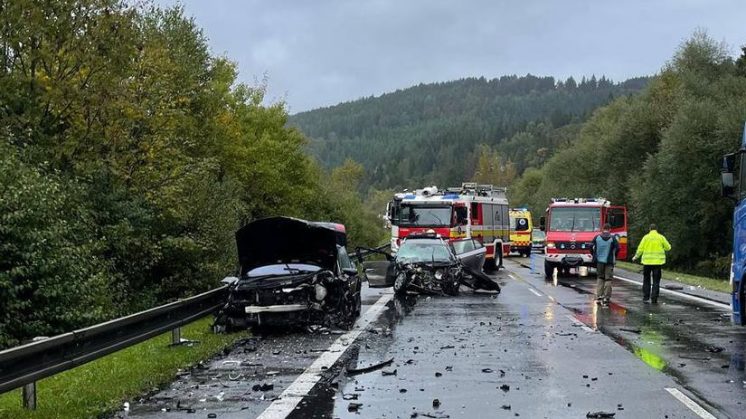 Nehoda na Kysuciach, traja zranení