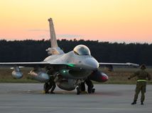 slovenské stíhačky F-16, lietadlá, Ozbrojené sily, armáda,
