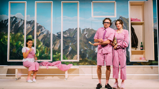 Na pozadí rakúskych Álp sa odohrávajú životné...