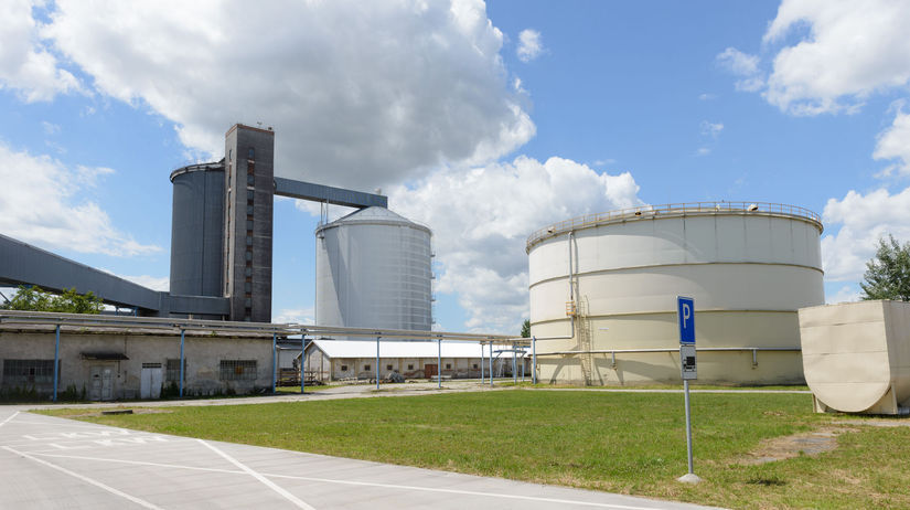 Na snímke výrobné priestory v závode Slovenské...