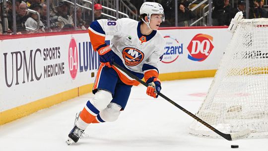 Ľúbim ťa synček, som na teba hrdá. Tínedžer vošiel do histórie NHL a uctil si mamu, ktorú mu vzala rakovina