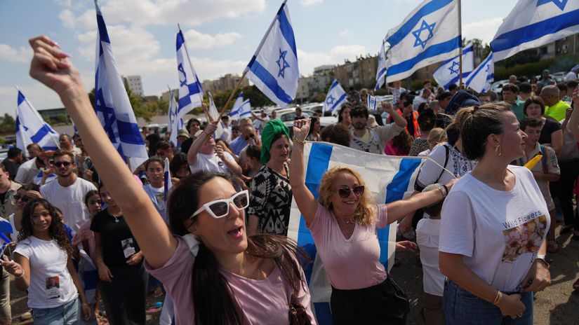 Izraelčania sa tešia s prepustenia...