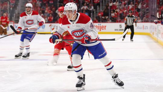 Montreal si zaviazal najlepšieho nováčika minulej sezóny lukratívnym kontraktom. Obranca zarobí viac ako Slafkovský
