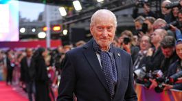 Herec Charles Dance.