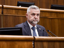 NR SR: Rokovanie 33. schôdze