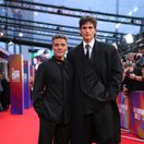 Oscar Isaac (vľavo) a Jacob Elordi