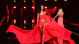2025 Victoria's Secret Fashion Show - Show