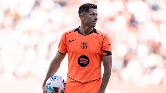 Zahrá si Škriniar s poľským snajprom? Fenerbahce láka odchádzajúcu hviezdu Barcelony na výhodné podmienky