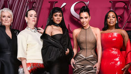 Premiéra "All's Fair"