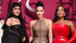 Premiéra "All's Fair"