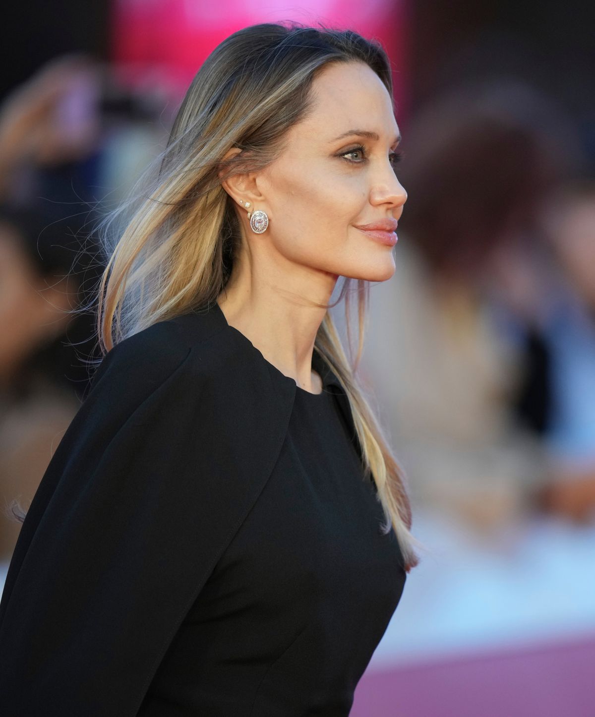 Angelina Jolie uviedla v Ríme snímku Couture.