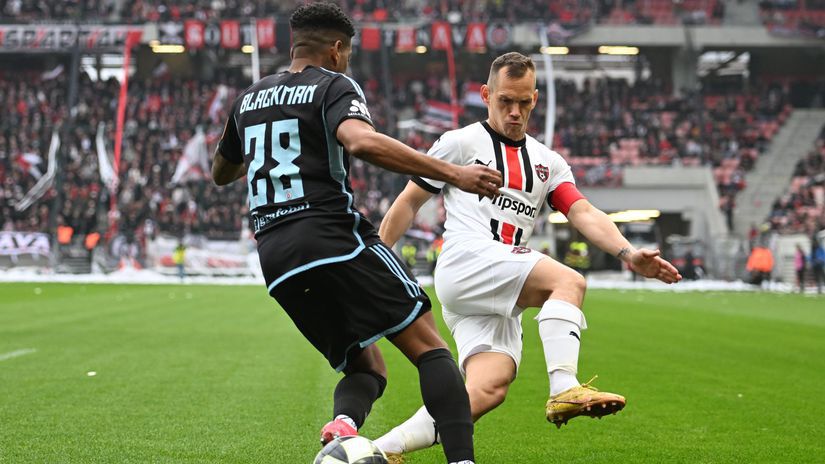 Martin Mikovič, César Blackman