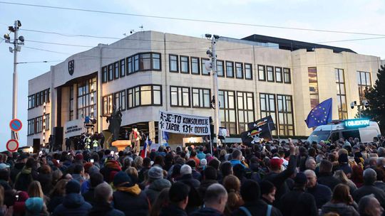 Opozičný protest a pochod z Námestia SNP pred...