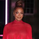 Speváčka Janet Jackson v kreácii Stephane Rolland Couture. 