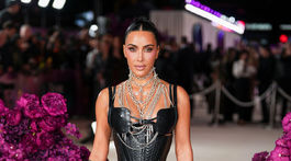 Herečka, producentka a televízna osobnosť Kim...