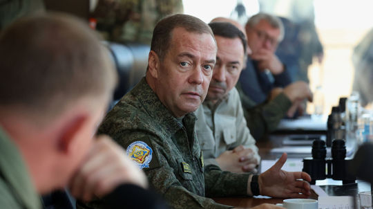 Prekvapený Medvedev: Čo sa stalo európskym 'mierotvorcom'? Pistorius aj Stubb vyjadrili pochybnosti o 'ruskej hrozbe'