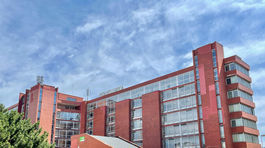 poliklinika tehelna autor: Robert Huttner