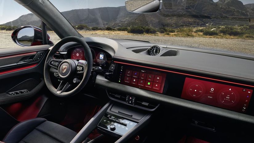 Interiér dostal športové sedadlá, športový...